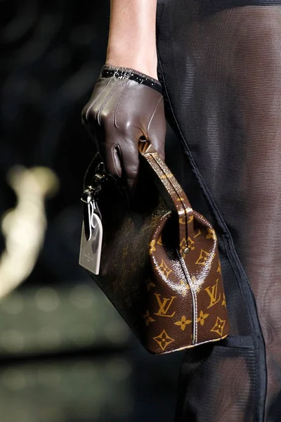 Look 8